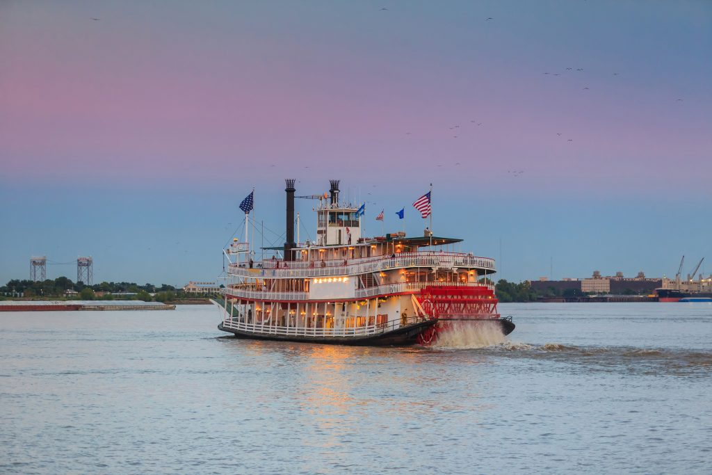 River boat on the Mississippi River - Leisure Travel Enterprises