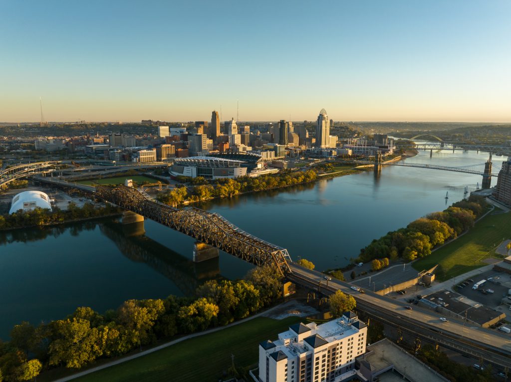 Aerial view of Downtown Cincinnati, Ohio - Leisure Travel Enterprises 