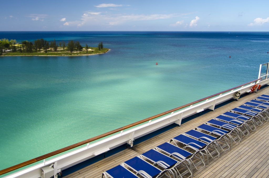 Cruise ships sun beds - LTE